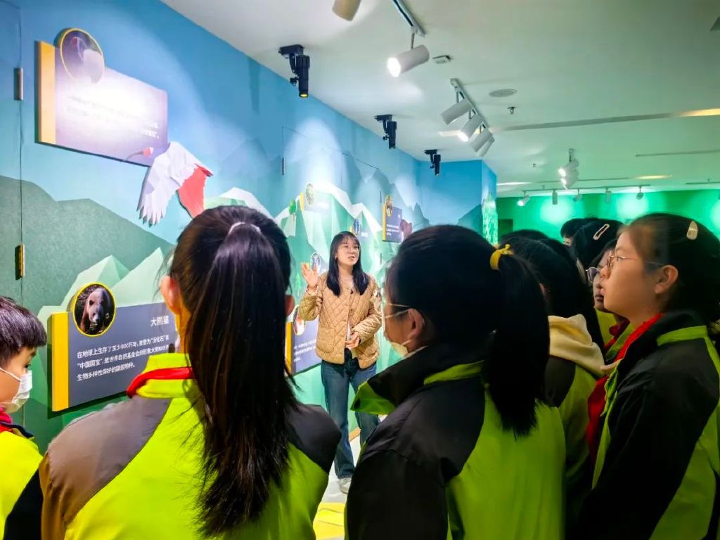 国际无废日丨小学生探秘“广东会智慧大脑”